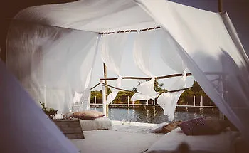 ****  Mas De La Fouque Hotel & Spa Saintes-Maries-de-la-Mer France